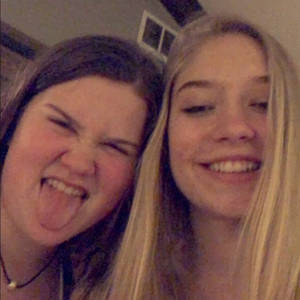 Meet your Posher, Alexis